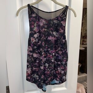 Sz. 6 Lululemon workout tank